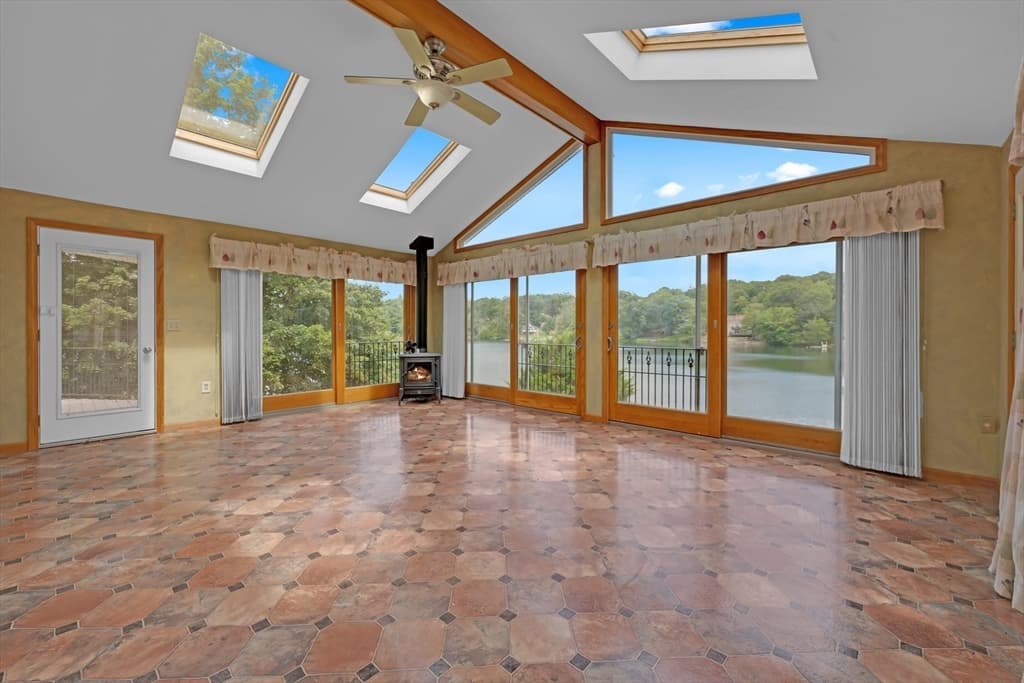 19 Crocker Ave, Lunenburg MA 01462 photo 9