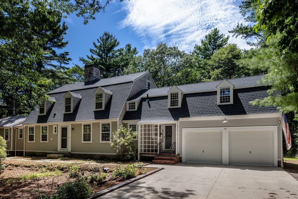 92 Front St, Marion MA 02738