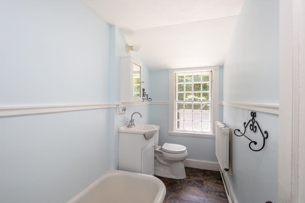 Single Family Residence at 92 Front St, Marion MA 02738, Marion, photo 31 of 38
