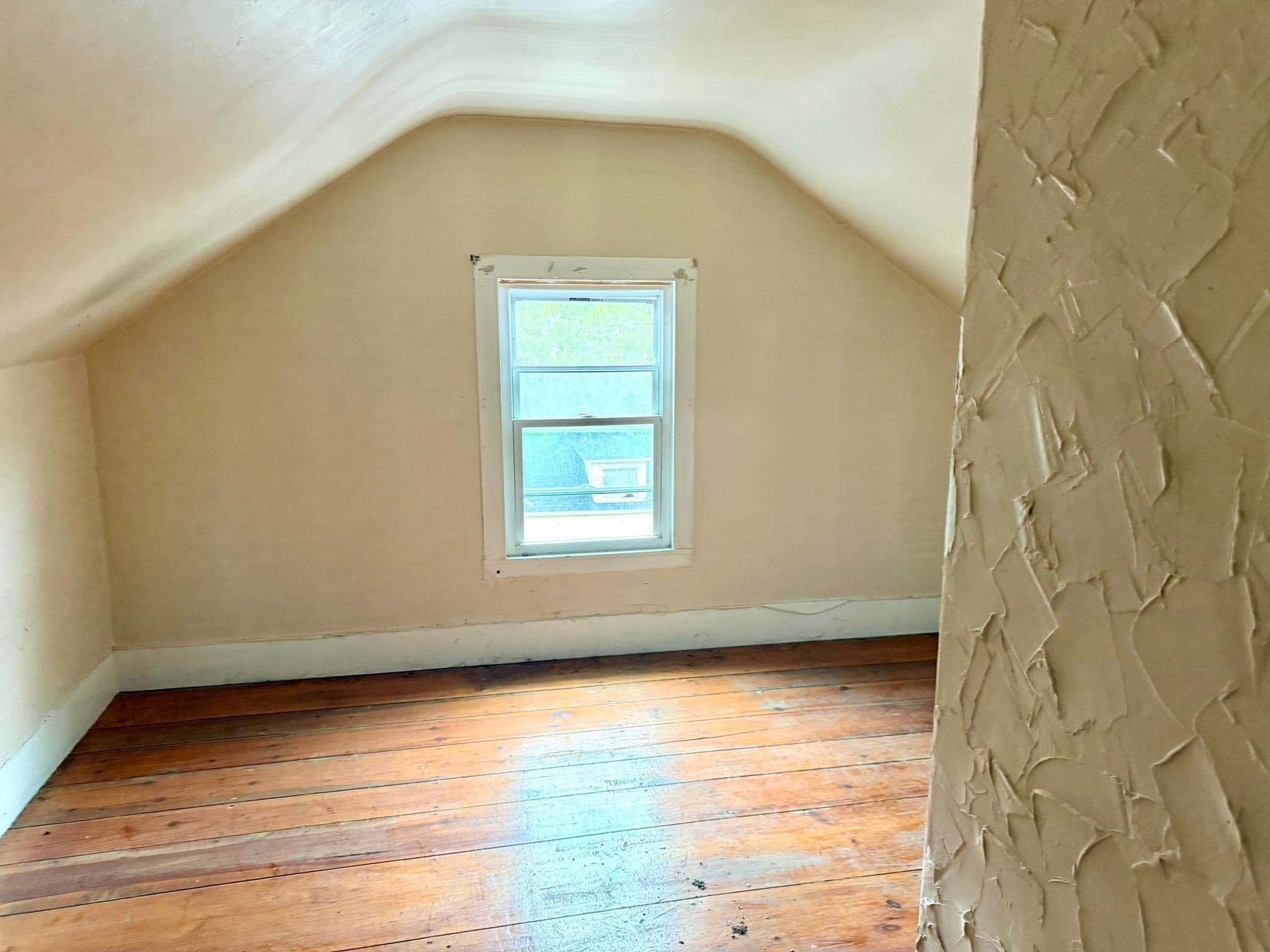 3 Family at 92 Walnut St, Clinton MA 01510, Clinton, photo 6 of 26