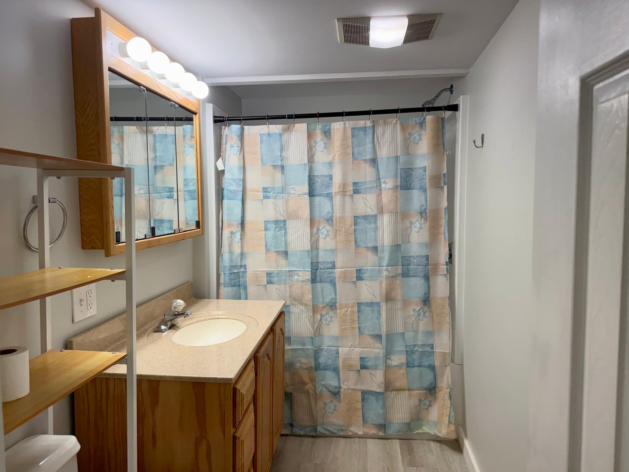 3 Family at 92 Walnut St, Clinton MA 01510, Clinton, photo 17 of 26
