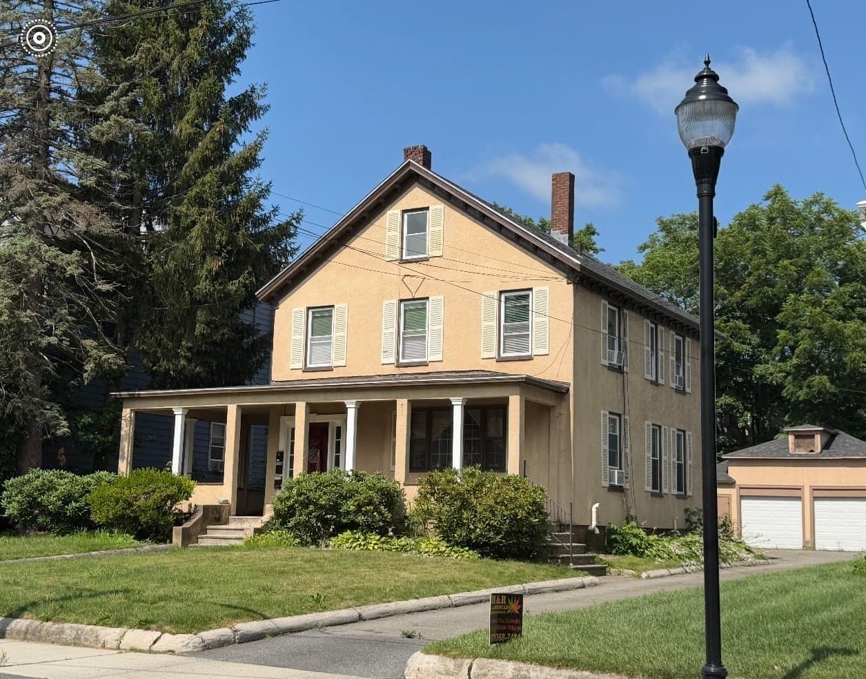 92 Walnut St, Clinton MA 01510