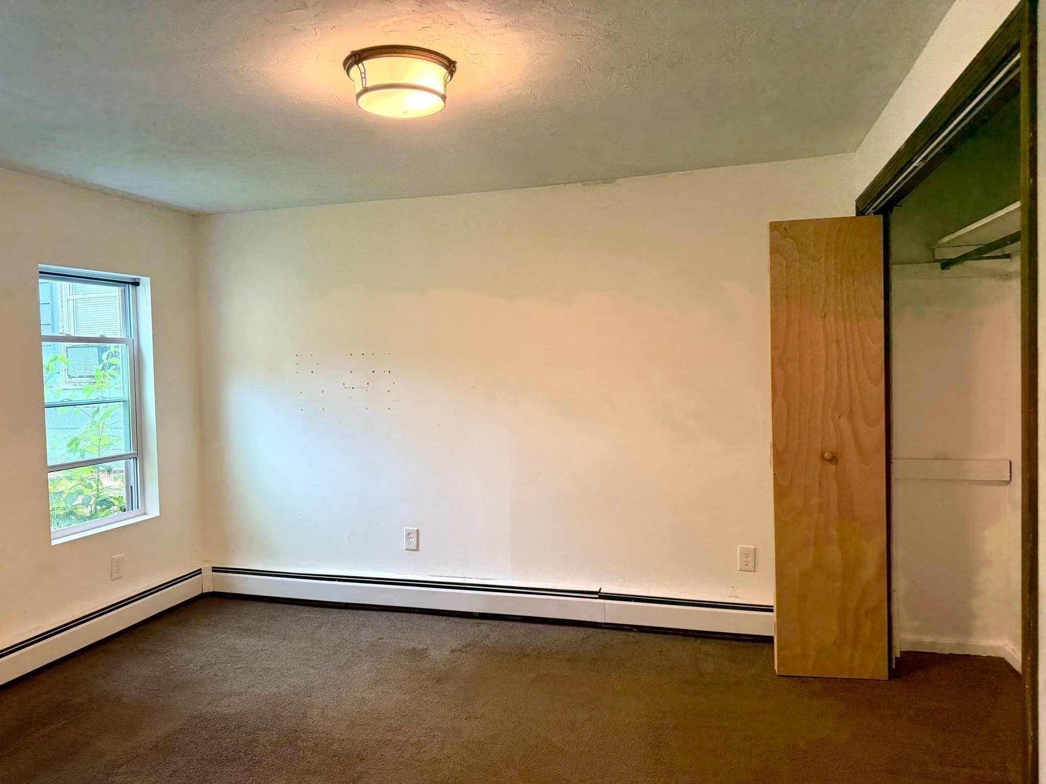 3 Family at 92 Walnut St, Clinton MA 01510, Clinton, photo 8 of 26