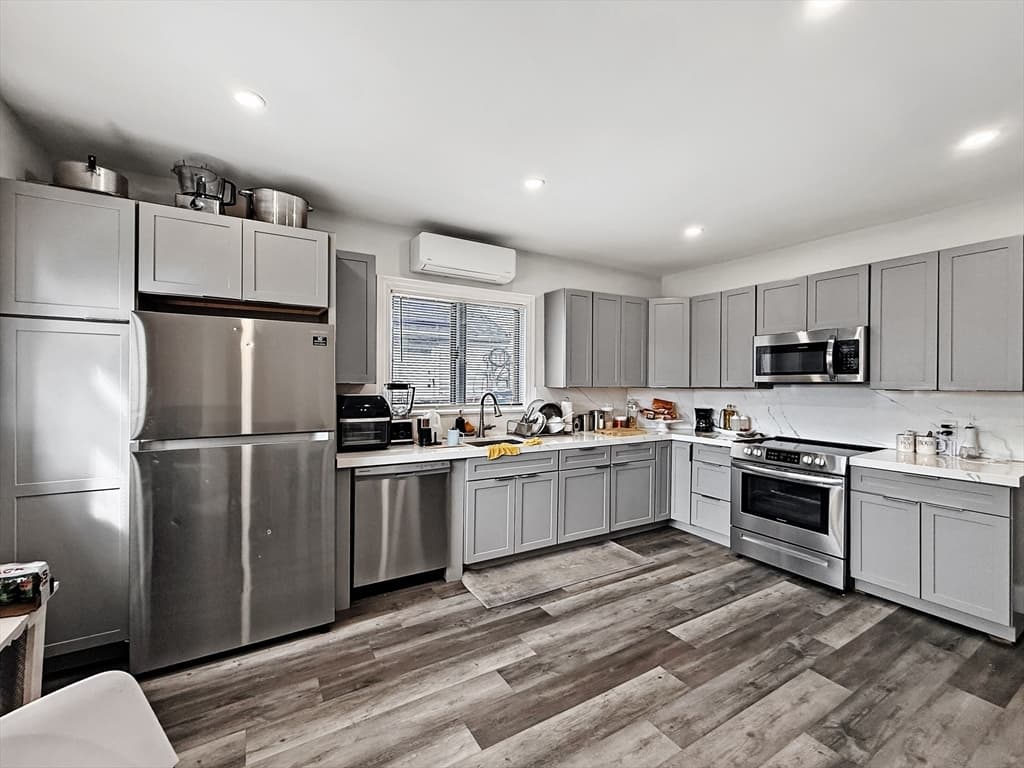 28 Ferry St, Everett MA 02149 photo 7
