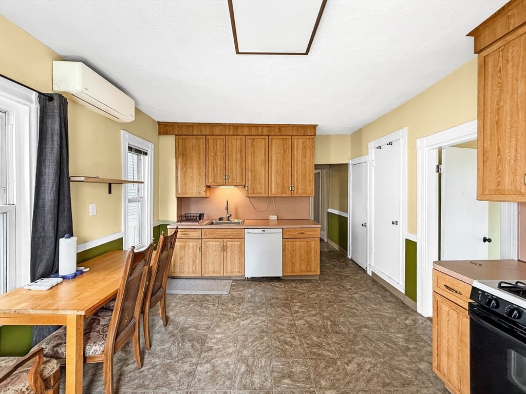 28 Ferry St, Everett MA 02149 photo 18