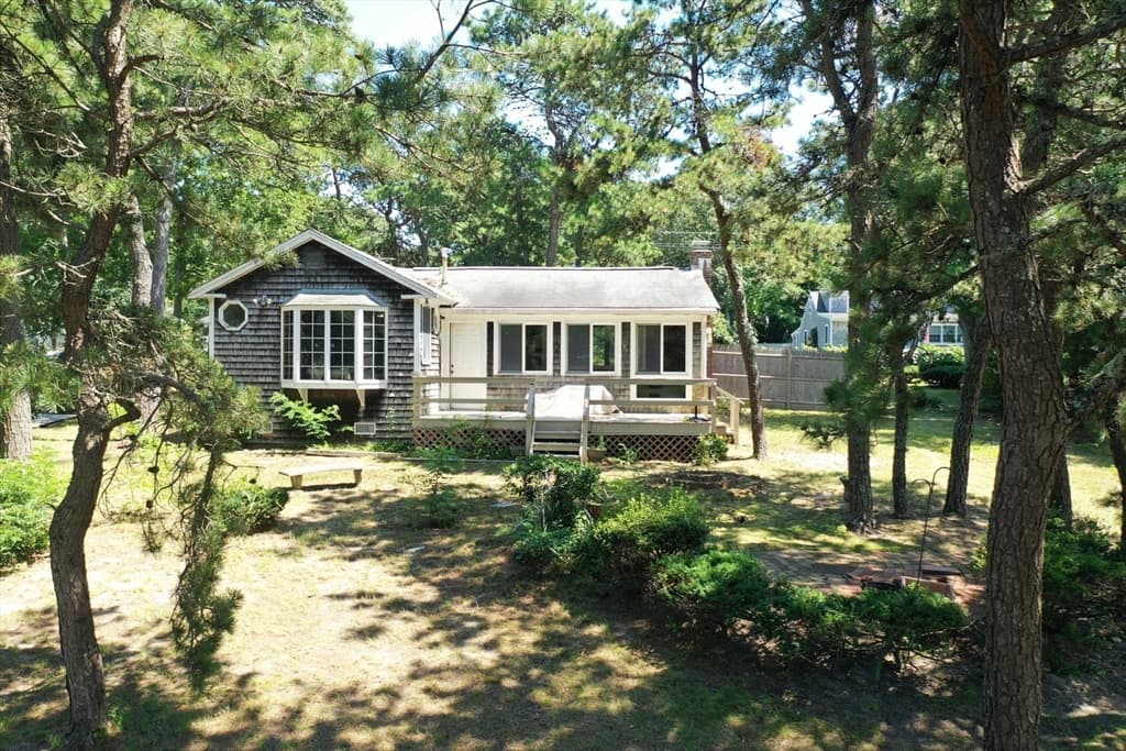 107 Shorewood Dr, Falmouth MA 02536 photo 5