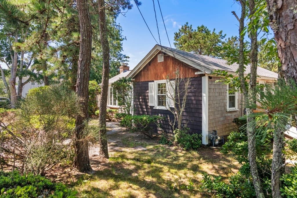 107 Shorewood Dr, Falmouth MA 02536 photo 29
