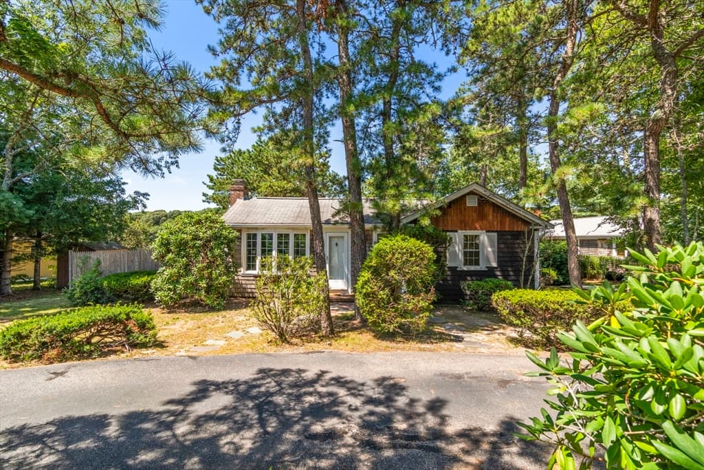 107 Shorewood Dr, Falmouth MA 02536 photo 4