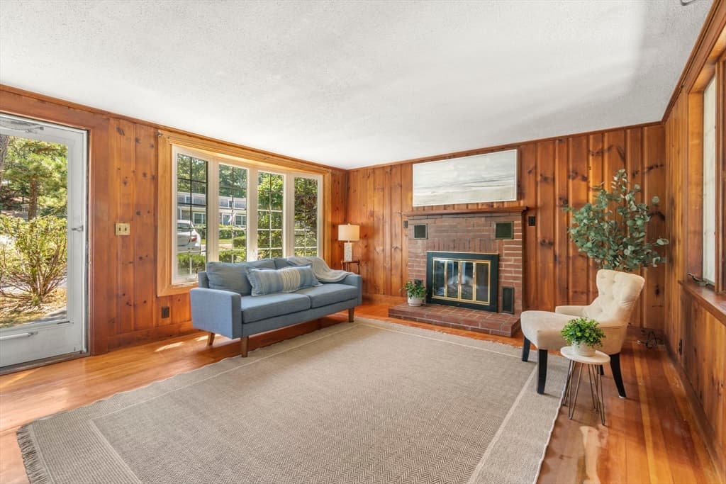107 Shorewood Dr, Falmouth MA 02536 photo 8
