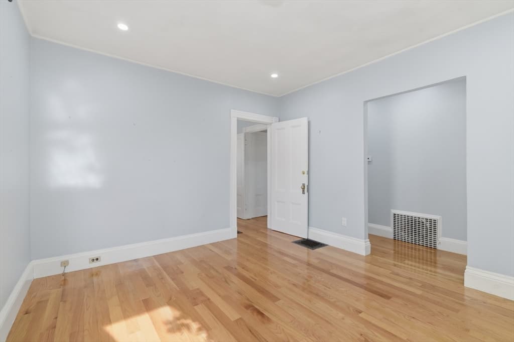 9 Vassall St, Quincy MA 02170 photo 27