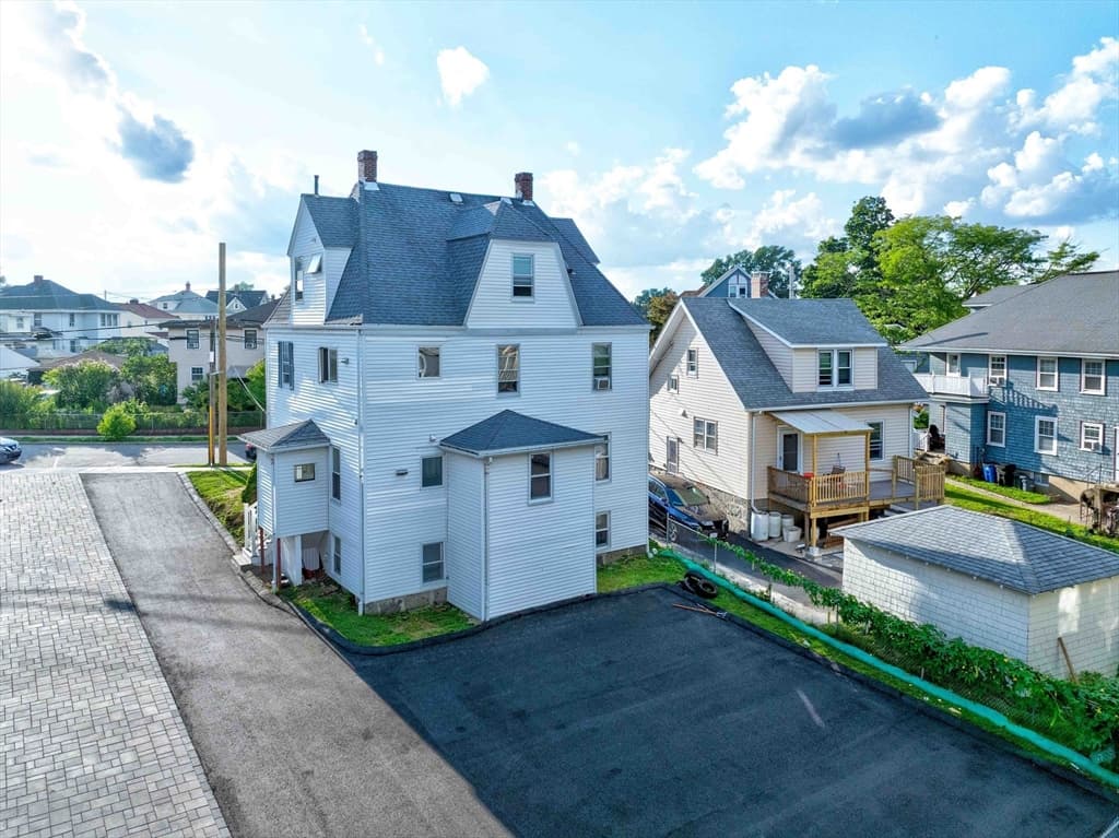 9 Vassall St, Quincy MA 02170 photo 2