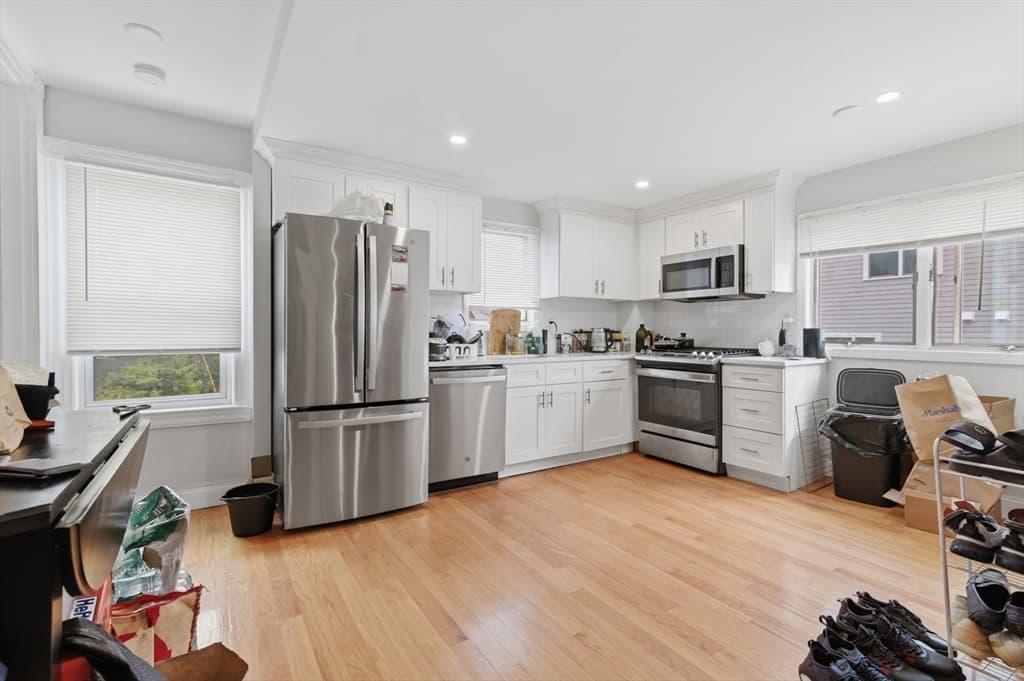 9 Vassall St, Quincy MA 02170 photo 6