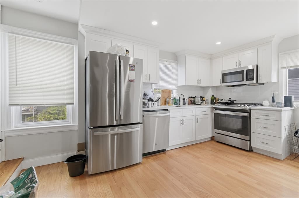 9 Vassall St, Quincy MA 02170 photo 7