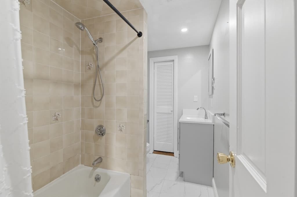 9 Vassall St, Quincy MA 02170 photo 36