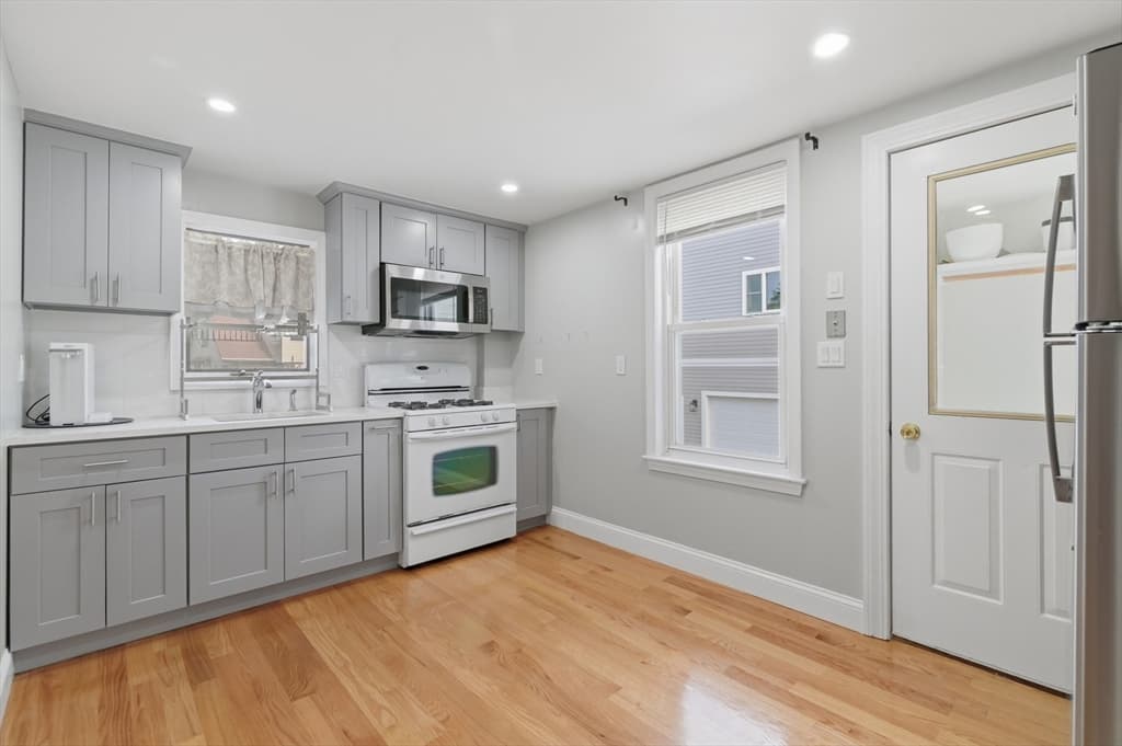 9 Vassall St, Quincy MA 02170 photo 32