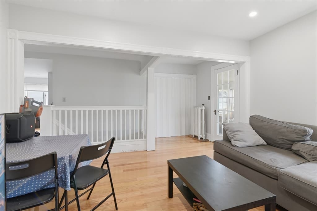 9 Vassall St, Quincy MA 02170 photo 5