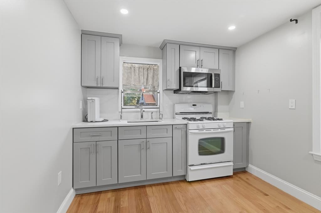 9 Vassall St, Quincy MA 02170 photo 34