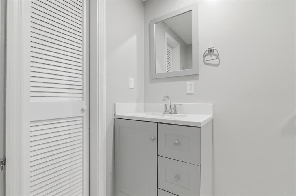 9 Vassall St, Quincy MA 02170 photo 38