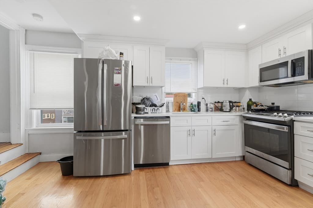 9 Vassall St, Quincy MA 02170 photo 8
