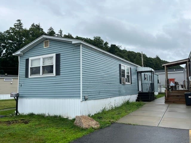 7 Cadillac Dr, Marlborough MA 01752 photo 4