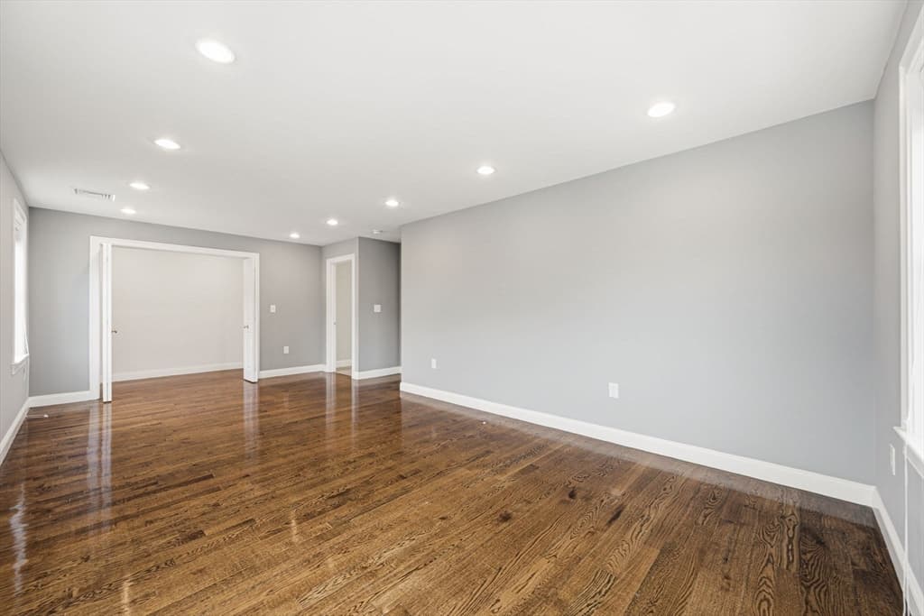 305 Lynn St, Malden MA 02148 photo 17