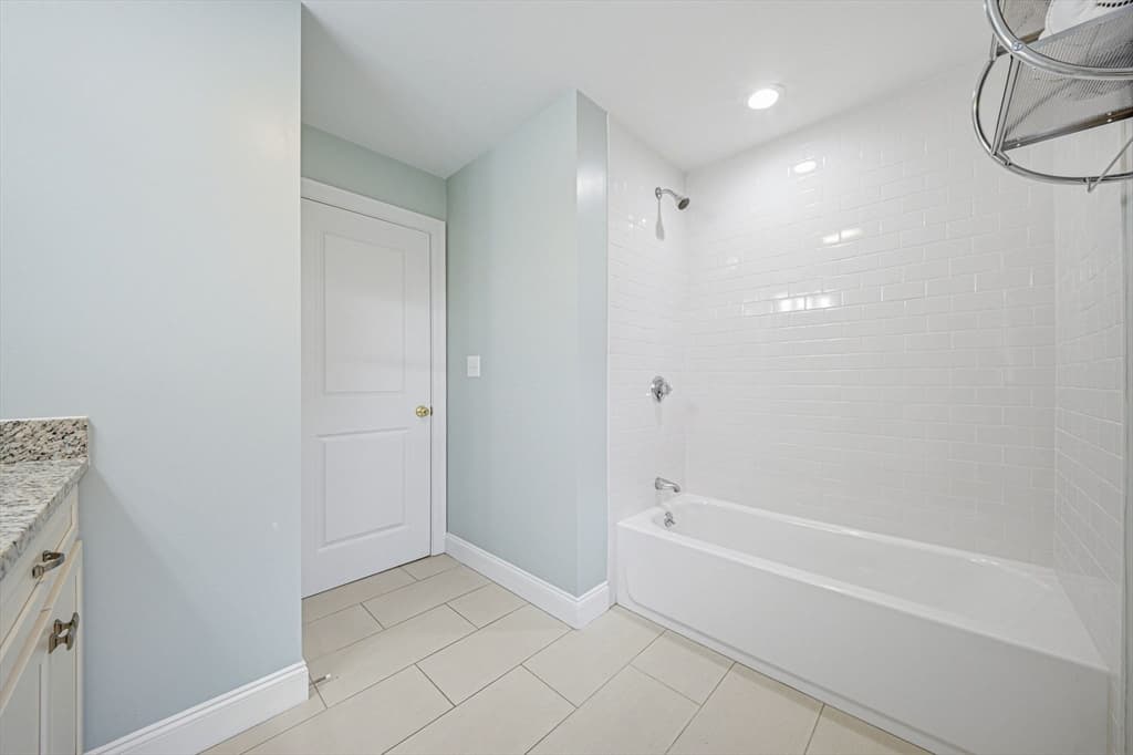 305 Lynn St, Malden MA 02148 photo 33