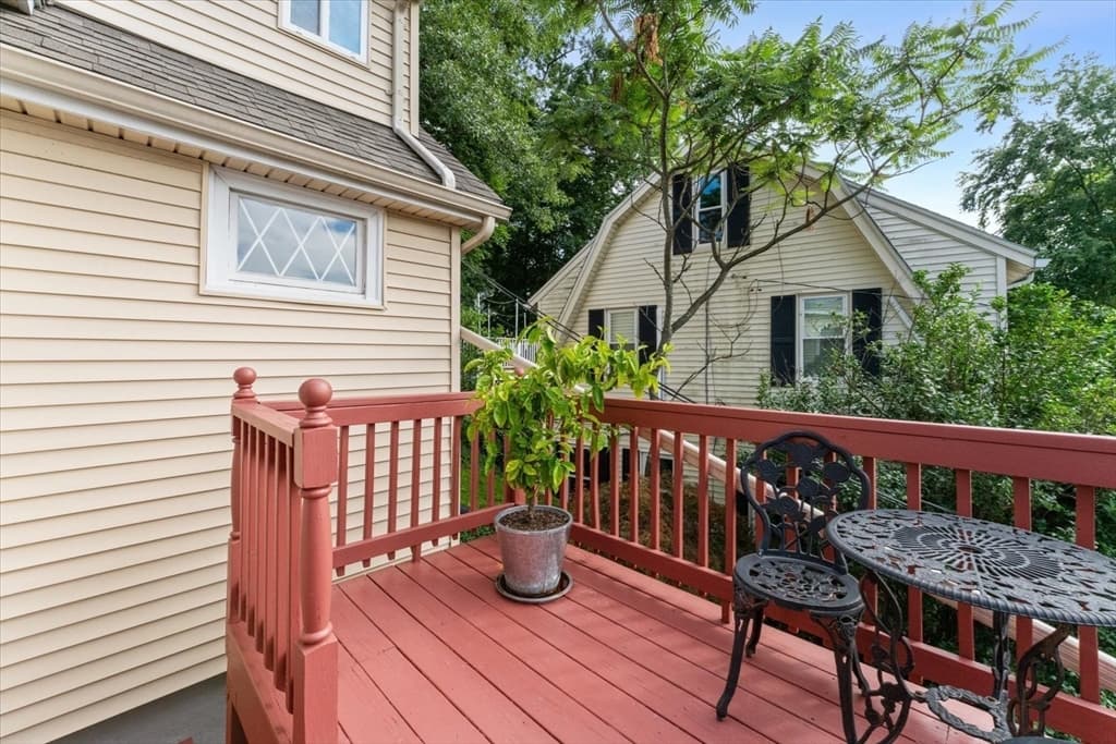 43 Elm St, Medford MA 02155 photo 2