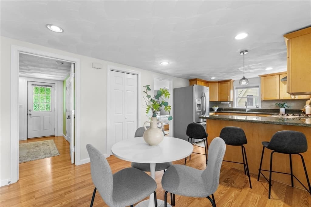 43 Elm St, Medford MA 02155 photo 6