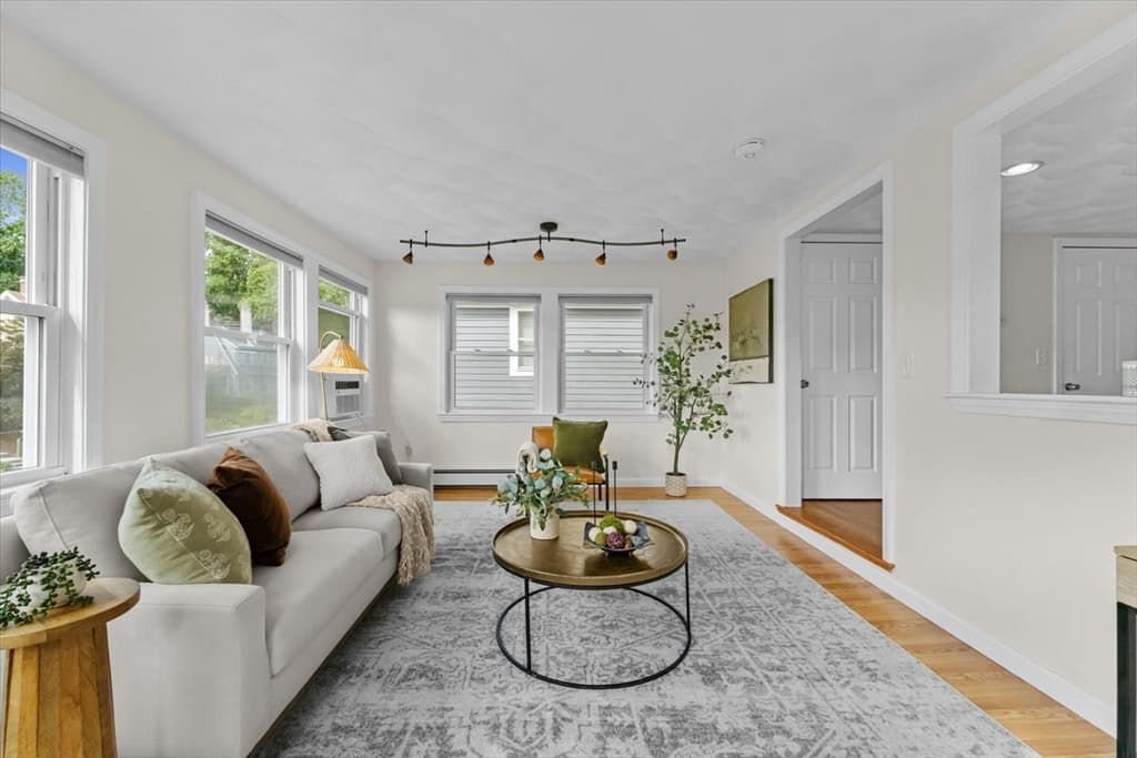 43 Elm St, Medford MA 02155 photo 4