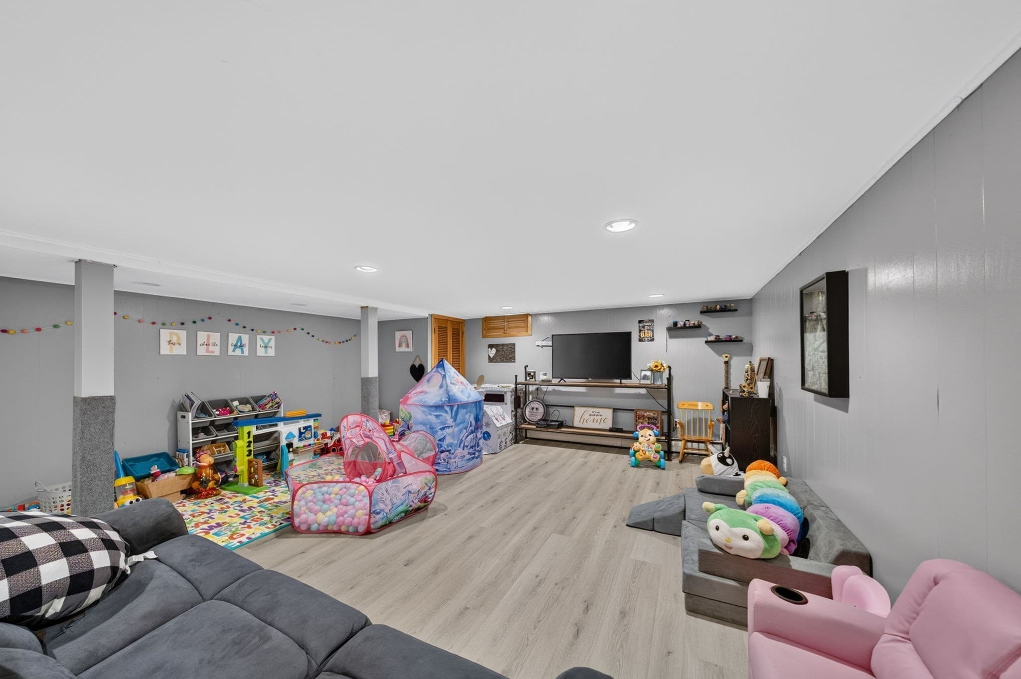 Single Family Residence at 84 Evans Street, Somerset MA 02726, photo 22 of 42