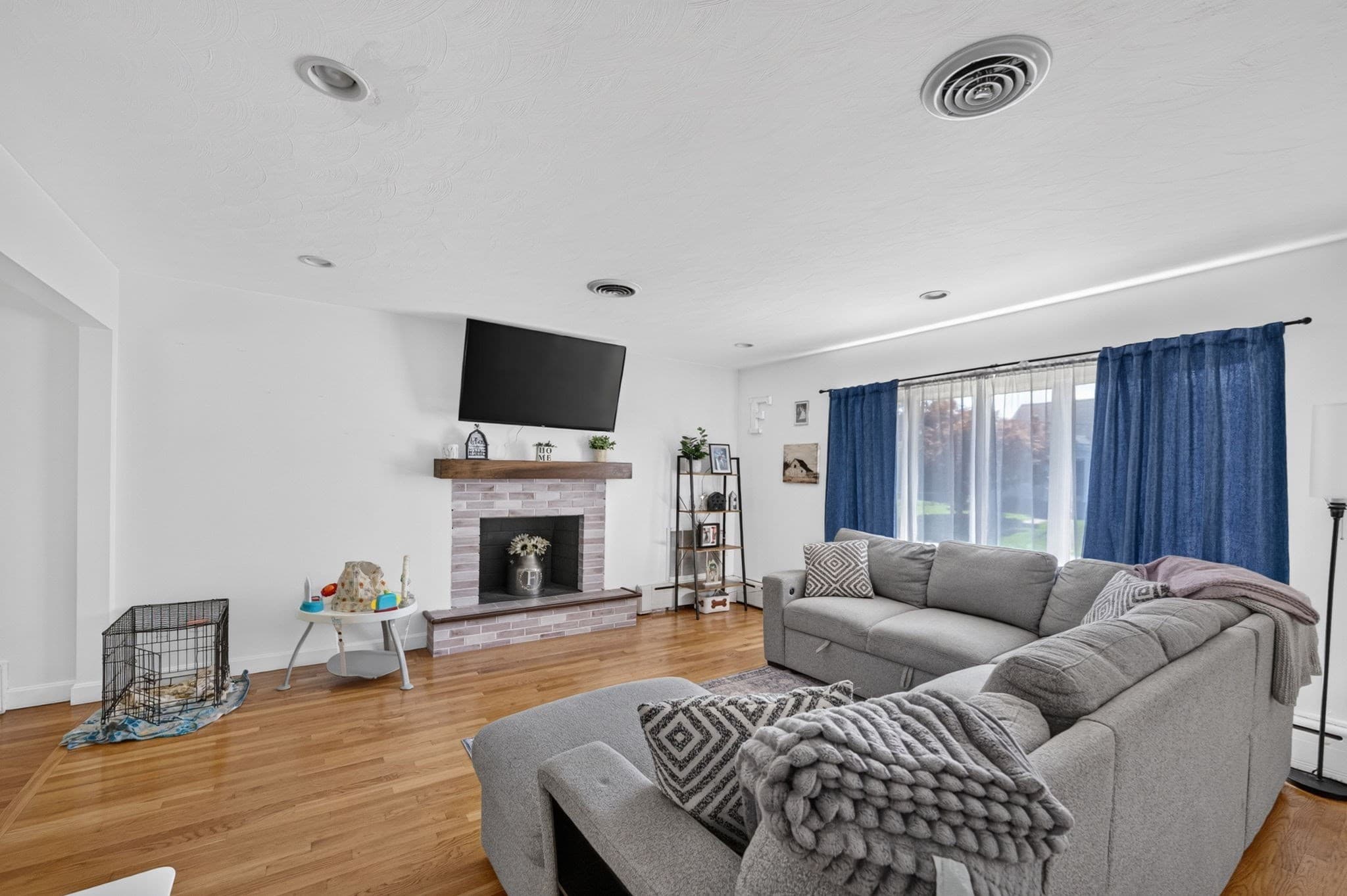 Single Family Residence at 84 Evans Street, Somerset MA 02726, photo 3 of 42