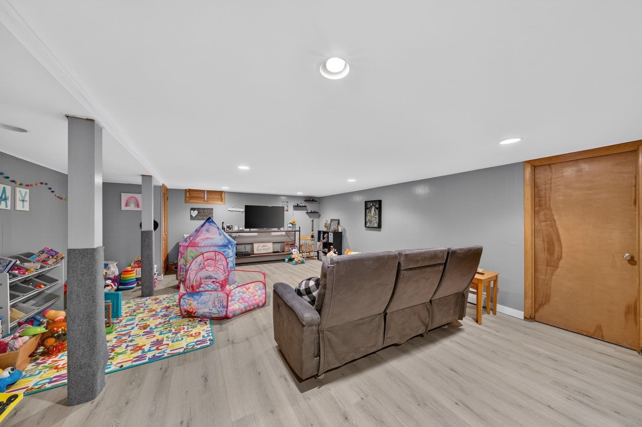 Single Family Residence at 84 Evans Street, Somerset MA 02726, photo 21 of 42