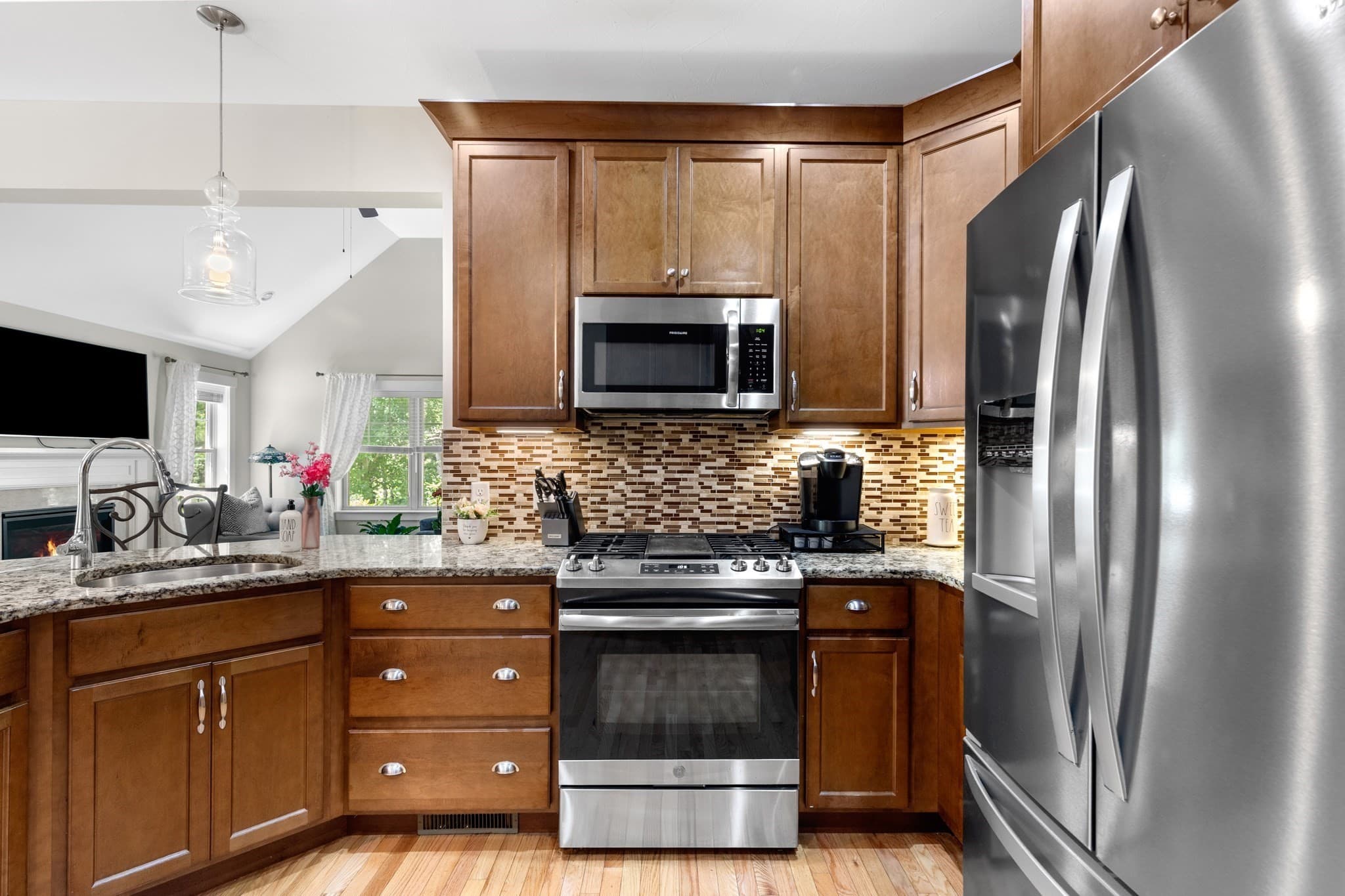 Single Family Residence at 15 Southview Way, Plymouth MA 02360, photo 6 of 36