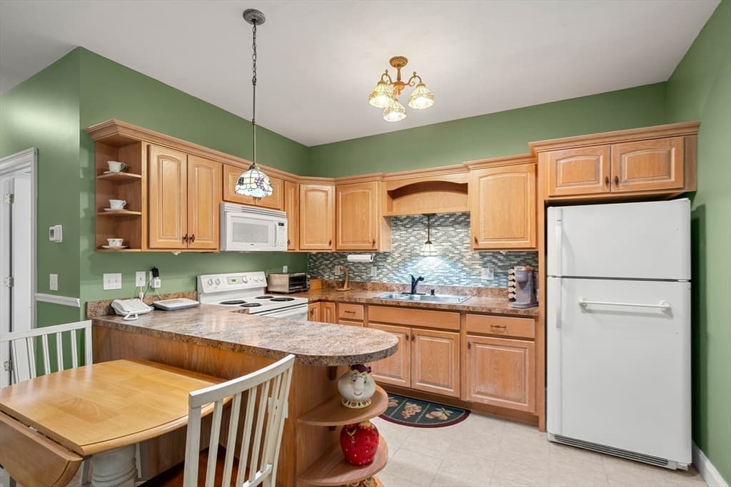 6 Evergreen Drive, Plaistow NH 03865 photo 11