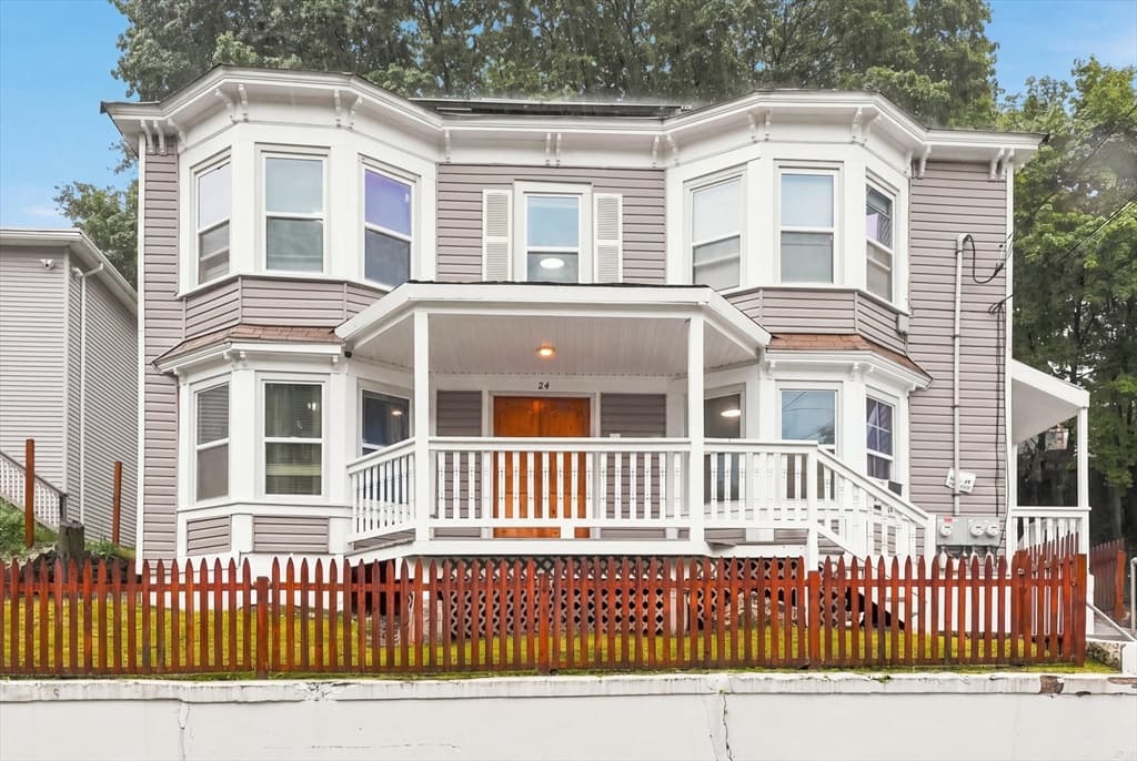 24 Walnut St, Fitchburg MA 01420