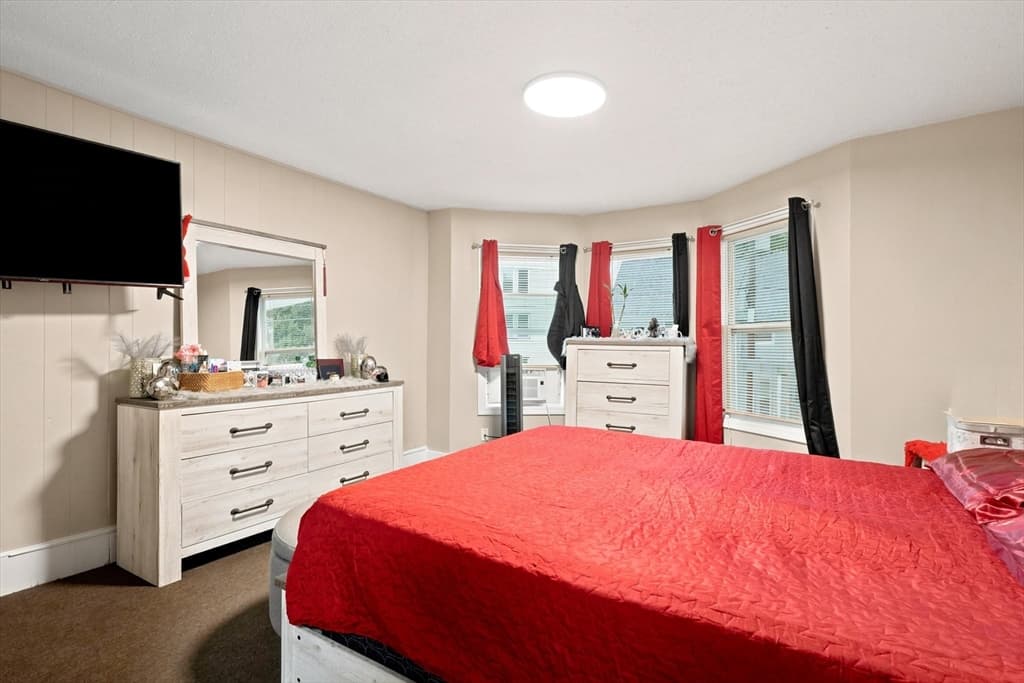 24 Walnut St, Fitchburg MA 01420 photo 9