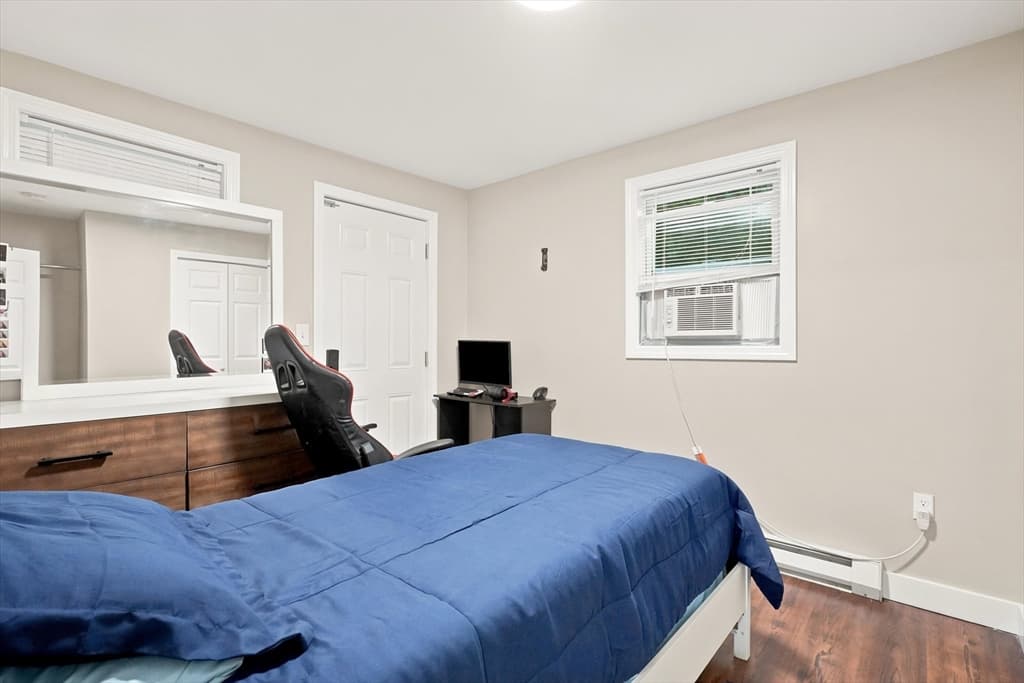 24 Walnut St, Fitchburg MA 01420 photo 11