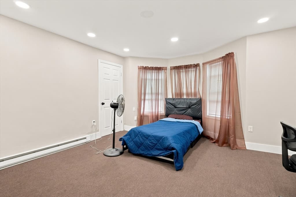 24 Walnut St, Fitchburg MA 01420 photo 25