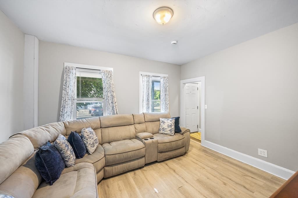 15 Cascade St, Fitchburg MA 01420 photo 16