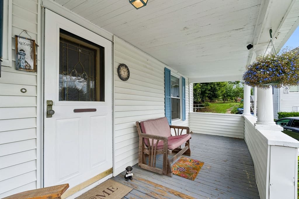 12 Leonard St, Milford MA 01757 photo 3