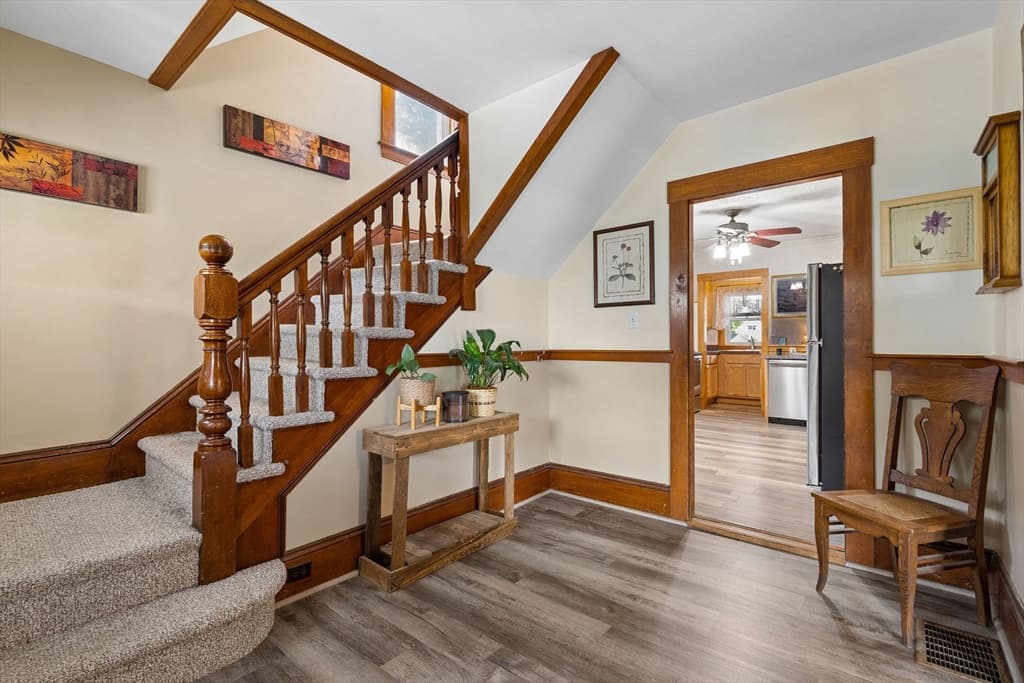 12 Leonard St, Milford MA 01757 photo 5
