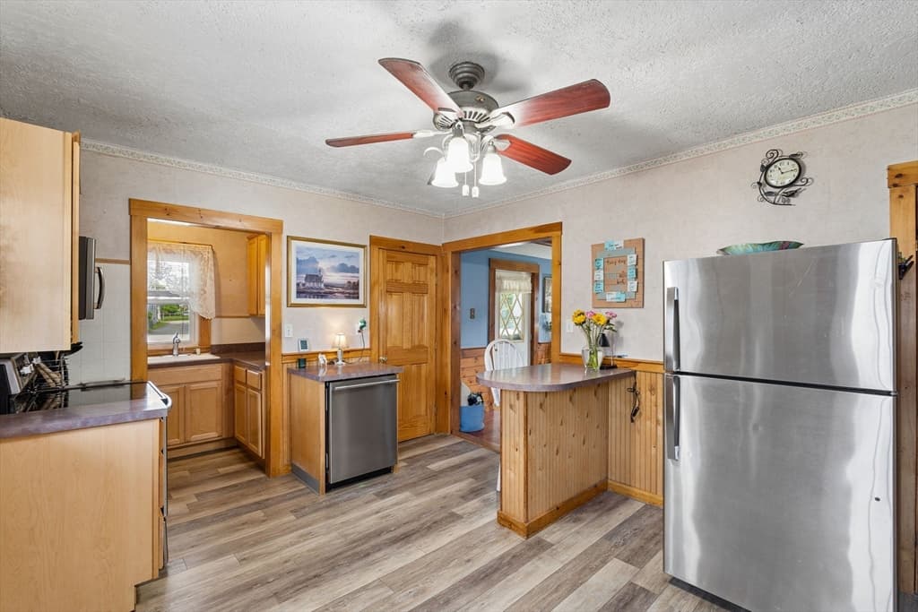12 Leonard St, Milford MA 01757 photo 11