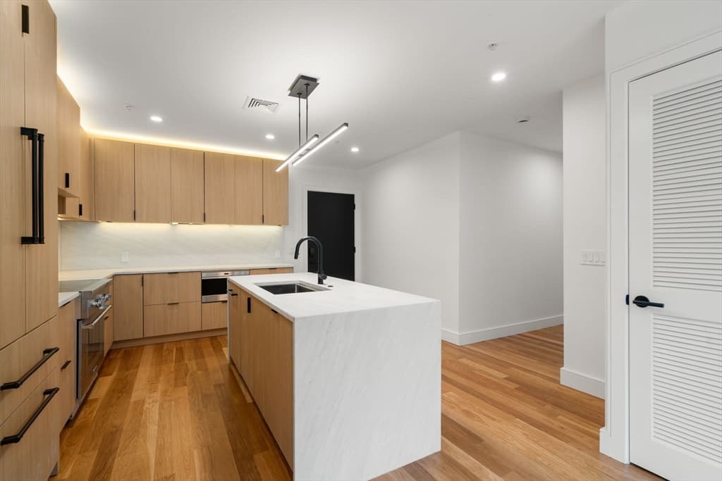 58 Kent # 302, Brookline MA 02445 photo 6