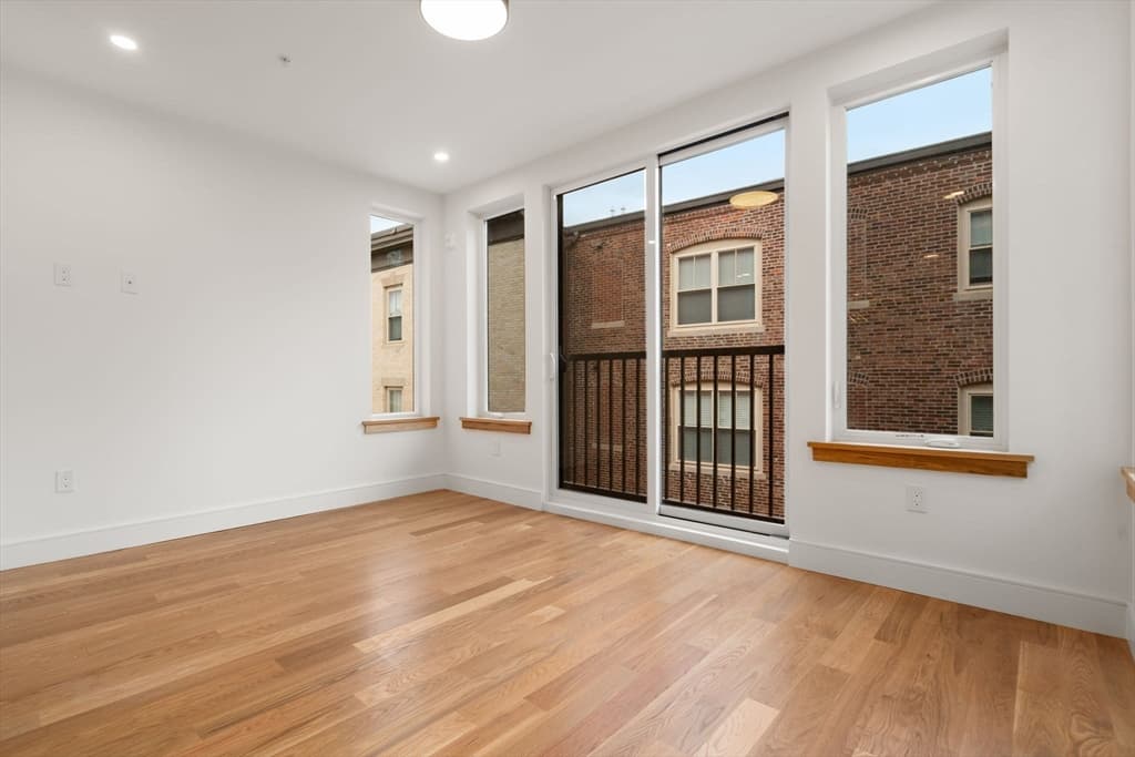 58 Kent # 302, Brookline MA 02445 photo 4