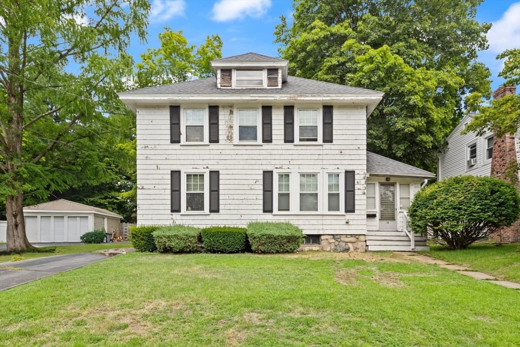 15 Willow Street, Reading MA 01867 photo 2