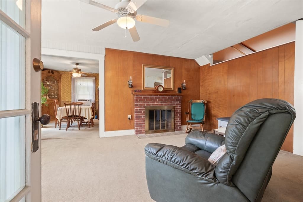 15 Willow Street, Reading MA 01867 photo 3