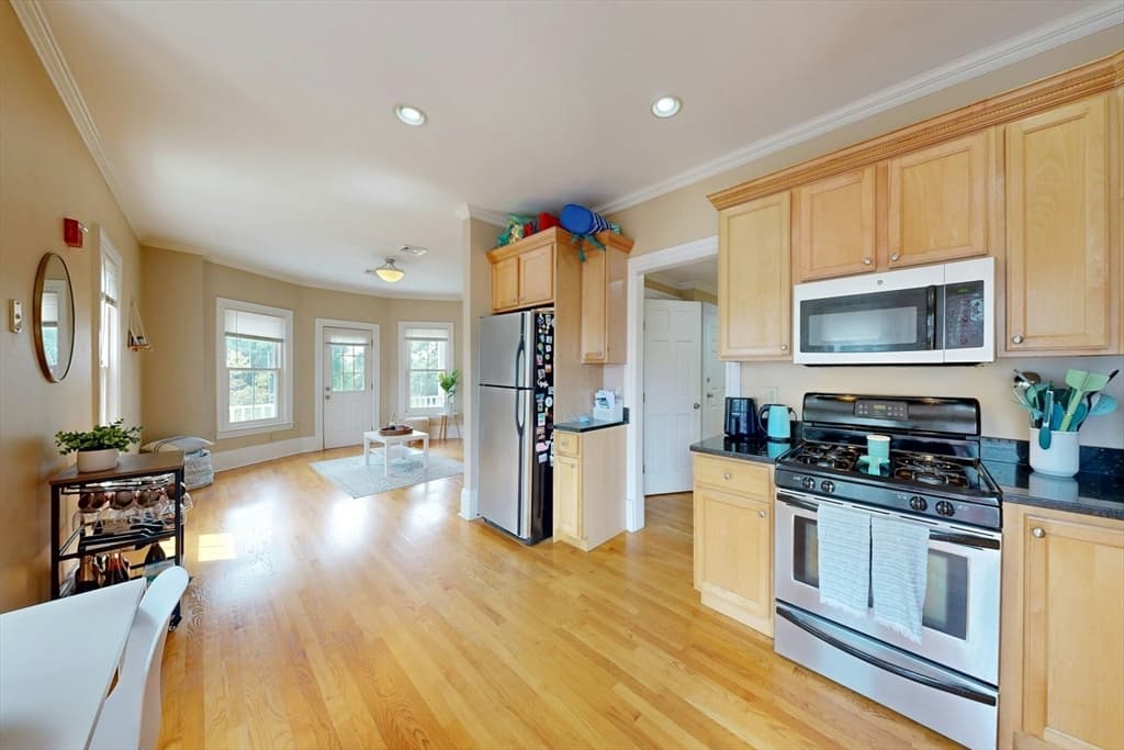 561 Broadway # A2, Somerville MA 02145 photo 4