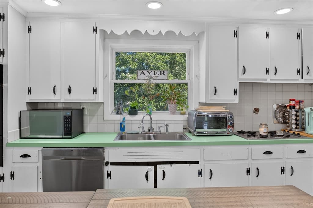 18 Vernon St, Ayer MA 01432 photo 9