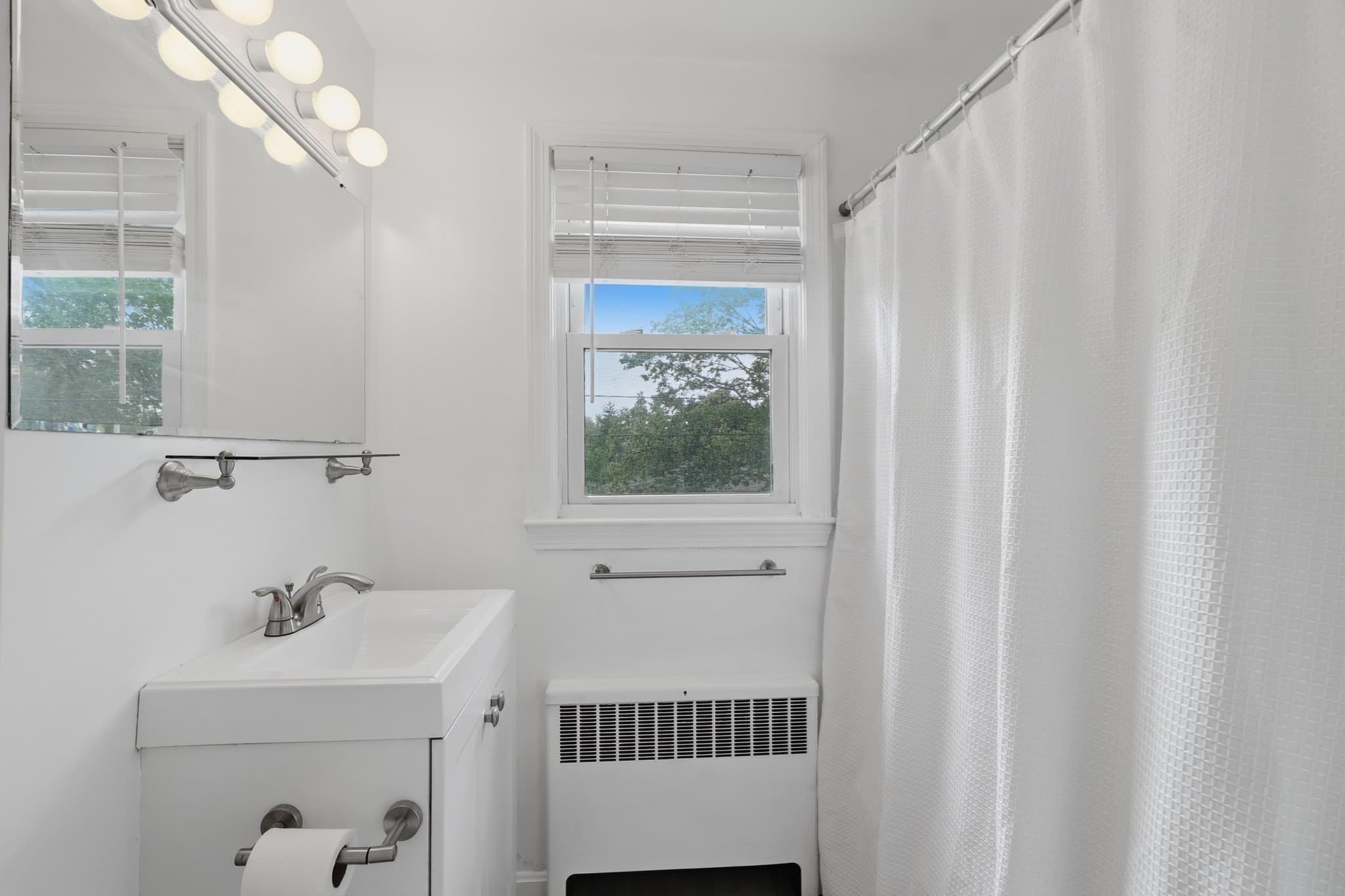 Single Family Residence at 28 Hilltop Circle, Worcester MA 01609, photo 17 of 40