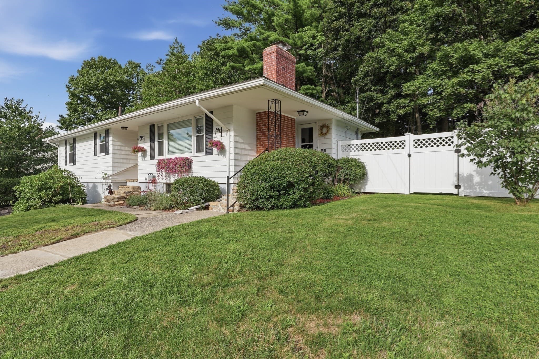 Single Family Residence at 28 Hilltop Circle, Worcester MA 01609, photo 32 of 40